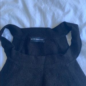 Holding - Brandy Melville Top